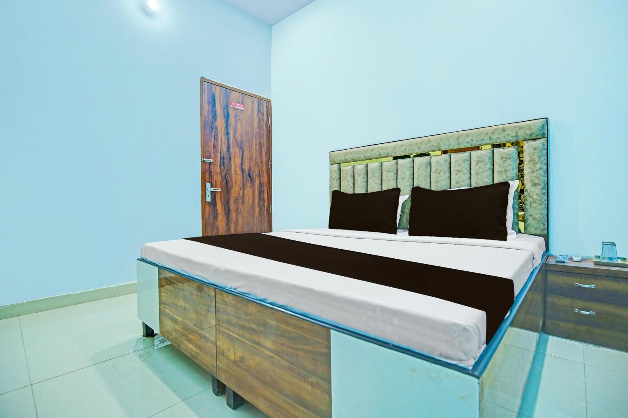 Super Hotel O Sirsa Hotel & Guest House Exterior foto